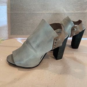 Free People Wood Block Heeled Leather Sandal - NWT